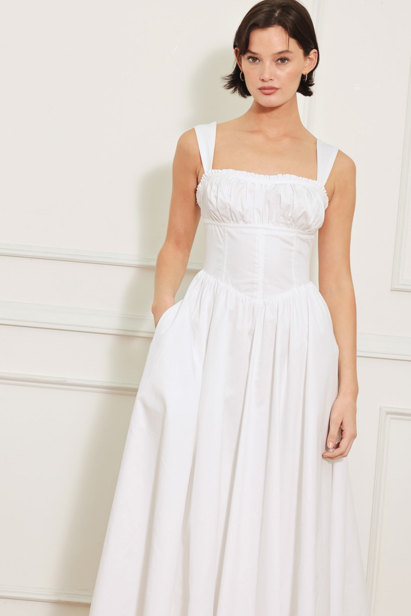Elegant White Midi Dress with Corset Waist 4