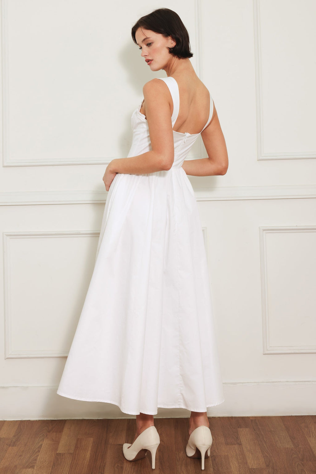 Elegant White Midi Dress with Corset Waist 6